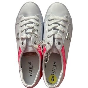 GUESS Los Angeles White Pink Casual Shoes Women's Size 9 Model WGCOMLY2-R New